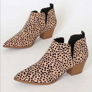 BRAND NEW LULUS animal print heeled booties size 10